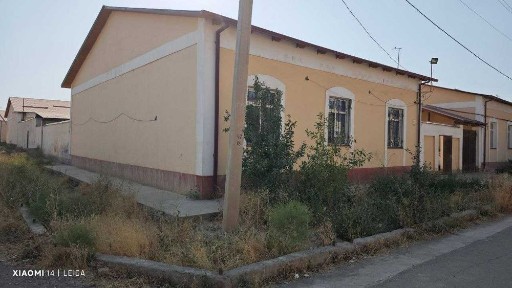 6 сотих коттедж сотилади