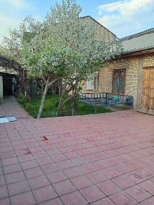 Uy-hovli sotiladi JANUBIY VAGZAL orqasida