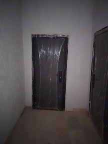 3 хонали квартира сотилади. Яшаш майдони 102м².