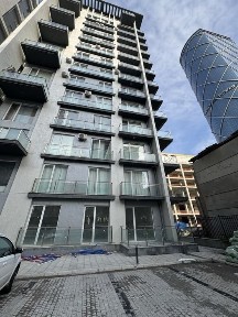 сдаётся помещение в Zarafshan city, с офисной мебелью в бонус