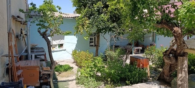 Сельхоз 4-соток срочно продаётся дом угловой.