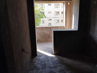 Ko'p qavatli uydagi xonadon