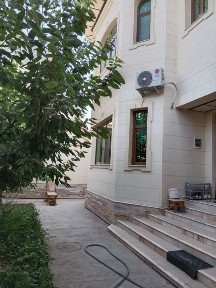 Yakkasaroy tumanida 2 qavatli hovli