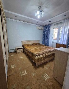 СРОЧНО Шота Руставели тарафда 3 хонали квартира ижарага берилади!