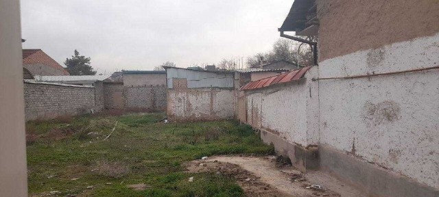 Дом ул. Буюк Ипак Йули 5,4-сот фасад 14 м под строительство 1,5-линия
