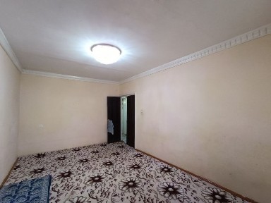3/3/4 сотилади Азизбек ресторани оркаси 68м²
