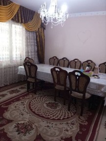 Продаётся 4 комнатный квартира, этажный дом на 3 этаже. Состояние отл