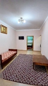 Massiv Qo'yliq-3 da 1-etajda 2-xonali kvartira arendaga beriladi