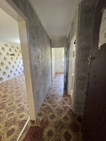 Uy sotiladi kvartira 1 honalik 2 chi etajda