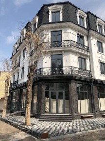 Продается готовое здание в центре города Ракат