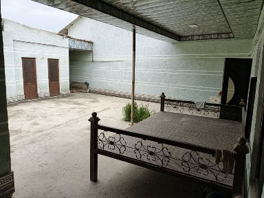 Hovli ijaraga beriladi eski shahar bozor oldida