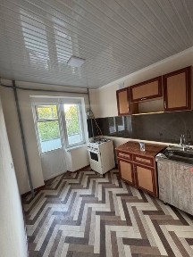 Сдаётся квартира чирчик 10 автобаза 1/3/4/ квартира после ремонта