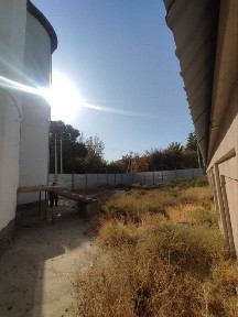 5 etajli bino sotiladi