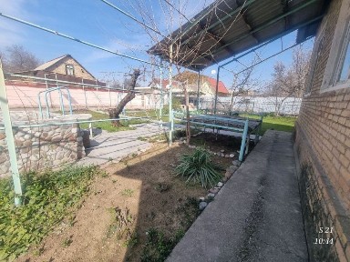 Dacha sotiladi srochna