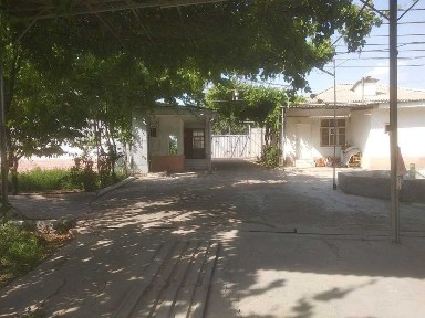 Продается 2 дома с большим участком