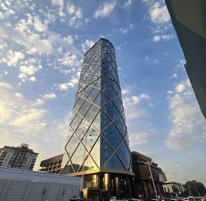 ЖК Piramit Tower 3ком, 95 м2.Ор-р: улица Бобура, 1 Нотариальная контора
