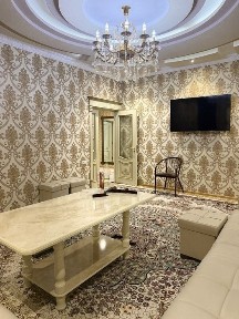 Сдается в аренду 4 комнатная квартира в самом центре горорда
