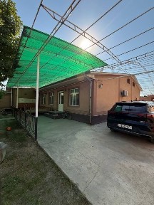 Янги Хаёт Бинокор махалля ул Зироат Дом Участок 10 соток с бассейном
