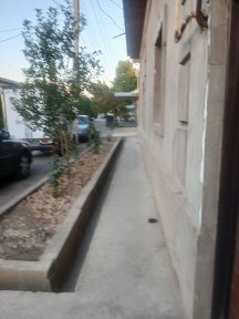 Uy Sotiladi hovli