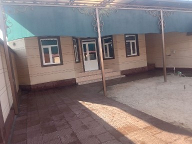 Уй сотилади (2020 й. курилган).Евроремонт, келишилади.