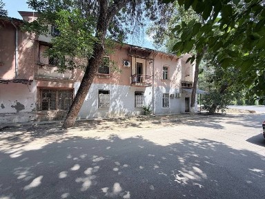 Продаётся квартира Под Нежилой 55м2 на Первом Этаже Ул. Новомасковская