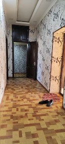Уй сотилади 13 мактаб бикинида
