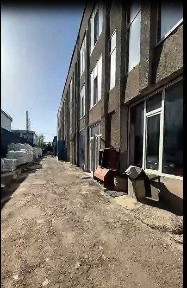 Здание возле метро Олмазор