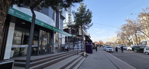 Срочно продаётся не жилая здания вдоль дороги