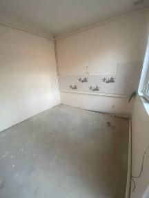 Uy arendaga beriladi,sotiladi 1.3 sotiq 4 xona