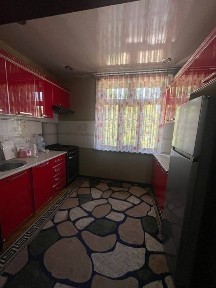 Сергели-1 по ул РОВД 3х комнатная с мебелью и техникой срочно