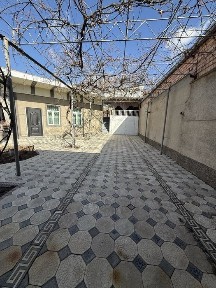 Angren Shahar markazida Hovli sotiladi