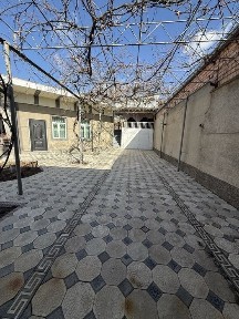 Angren Shahar markazida Hovli sotiladi