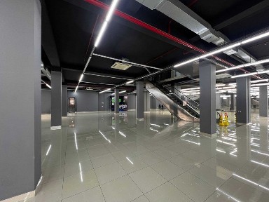 600 м² на 1 этаже - идеально под автосалон или мебельный шоурум (55)