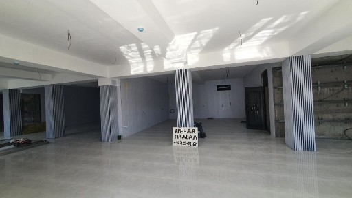 Padval ijaraga beriladi. 550 kv maydoni. Adres Xurshid fayz tòyxona.