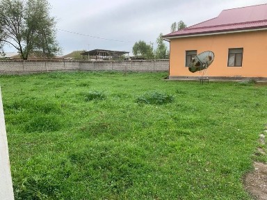 Продается дом с участком. Юкори-Чирчикский район, колхоз Гулистон
