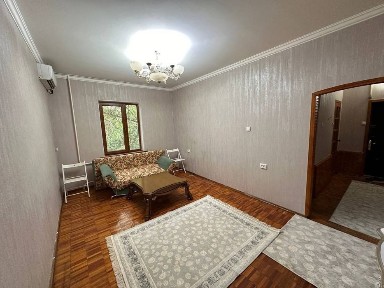 Сдаётся 2 комнатная на Карасу 3. Отличная локация.