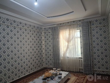 Уй сатылады. 175, кв. 4 комната. Гараж, Тага престройкасы бар таза. ван
