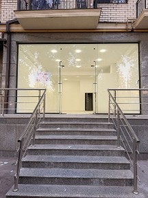 Сдается в аренду коммерческое помещение с новым ремонтом Yangi tamirla