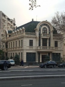 Продаётся здания р. Яккасарайском в Шота Руставели вдоль дороги