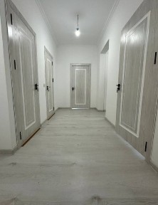 Olmos 26 Uy 4 qavat 3 xonali yangi barcha narsalarni bor. Sotiladi.