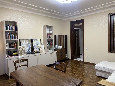 Продается 3 комнатная квартира на ул. Уста Ширин