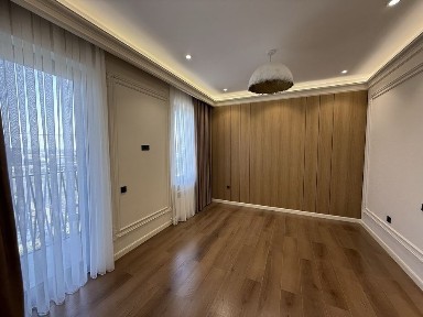 Продается 3-комнатная квартира с хорошим ремонтом в жк Ўз Замин