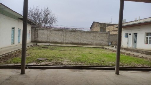 Sotiladigan uy 14 сотих 5 хона уйи бор Газ, свет, сув, канализация