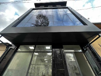 Сдается отдельно стоящие здание Яшнабадском районе!