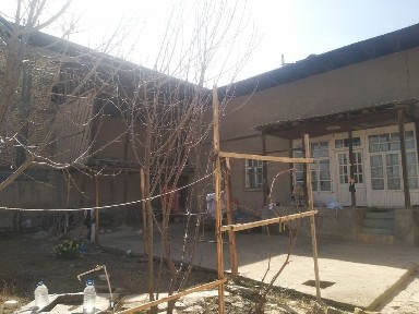 Uy sotiladi zangiota. Tumani tekstil