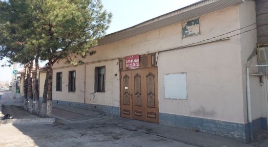 Yol yuzasida uy sotiladi 1,5 sotix