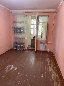 Kvartira sotilada 1-qavat 1 xona 2 xona qilingan Shahar markazida