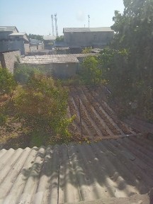 Оз ховлимни сотаман 10 сотих 5 хона уйи бор.