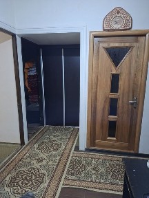 Продаётся 4х ком квартира в Чирчике 9 микрорайон ориентир 10ая автоб