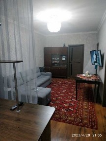 Двухкомнатная квартира в центе спального района.